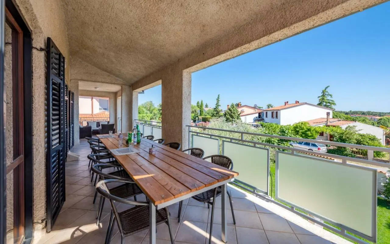 Apartment With Private Pool Pula